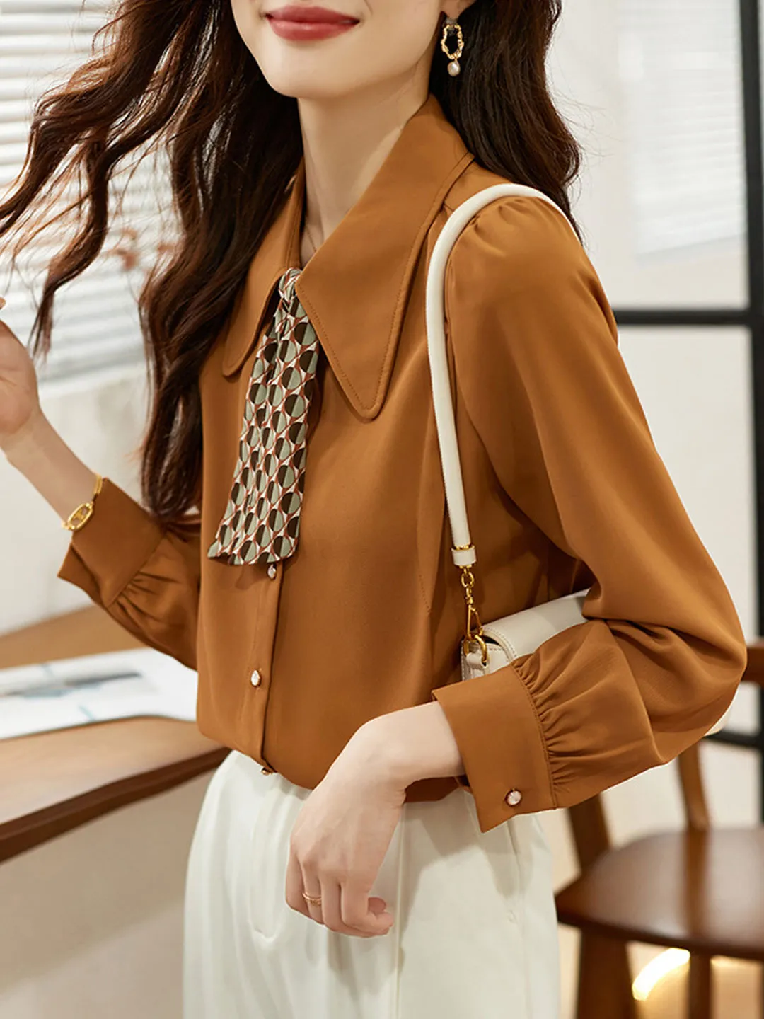 Emmelien Top | Vintage vlinderdas chiffon top