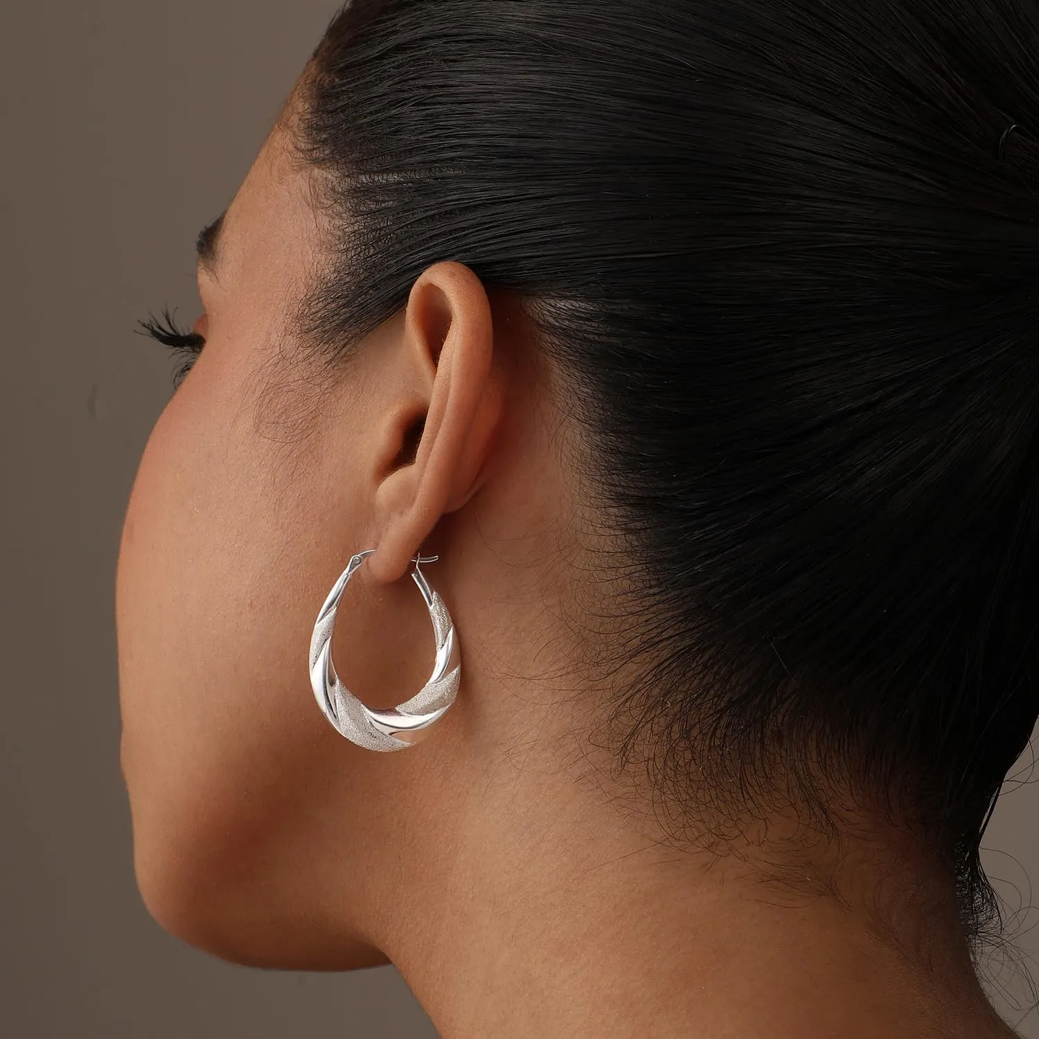 LeCalla 925 Sterling Silver Shrimp Classic Diamond-Cut Light-Weight Hoop Earrings for Women